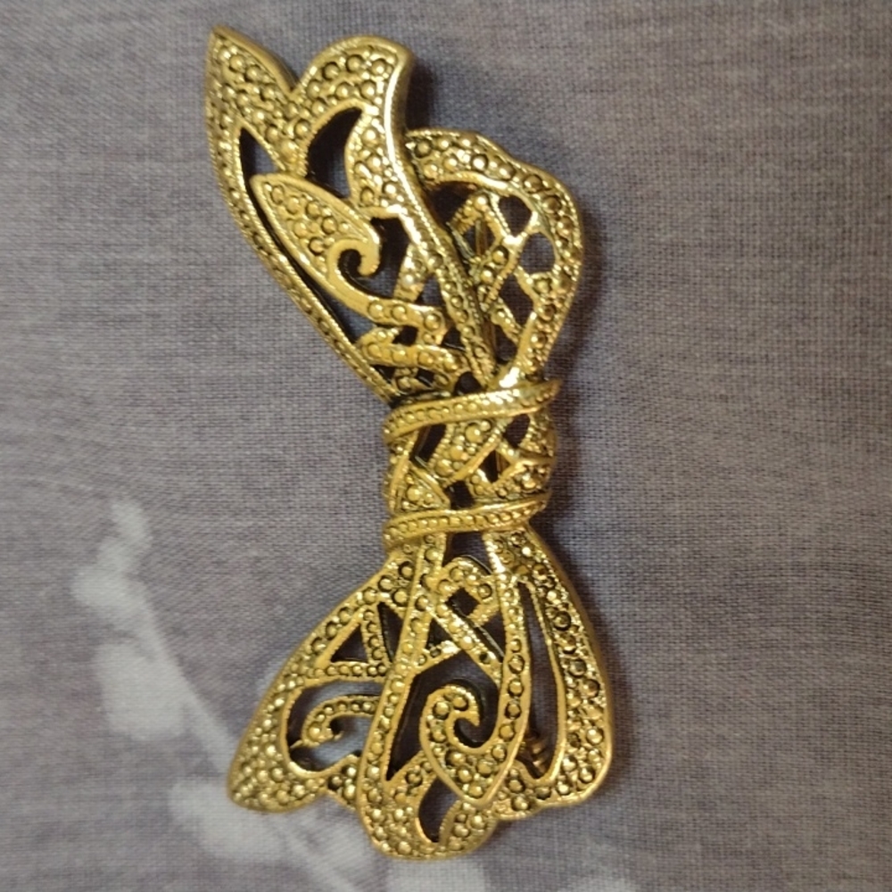 Gold Bow Brooch